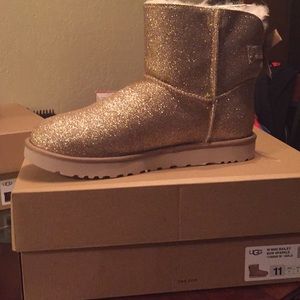 UGGS GOLD